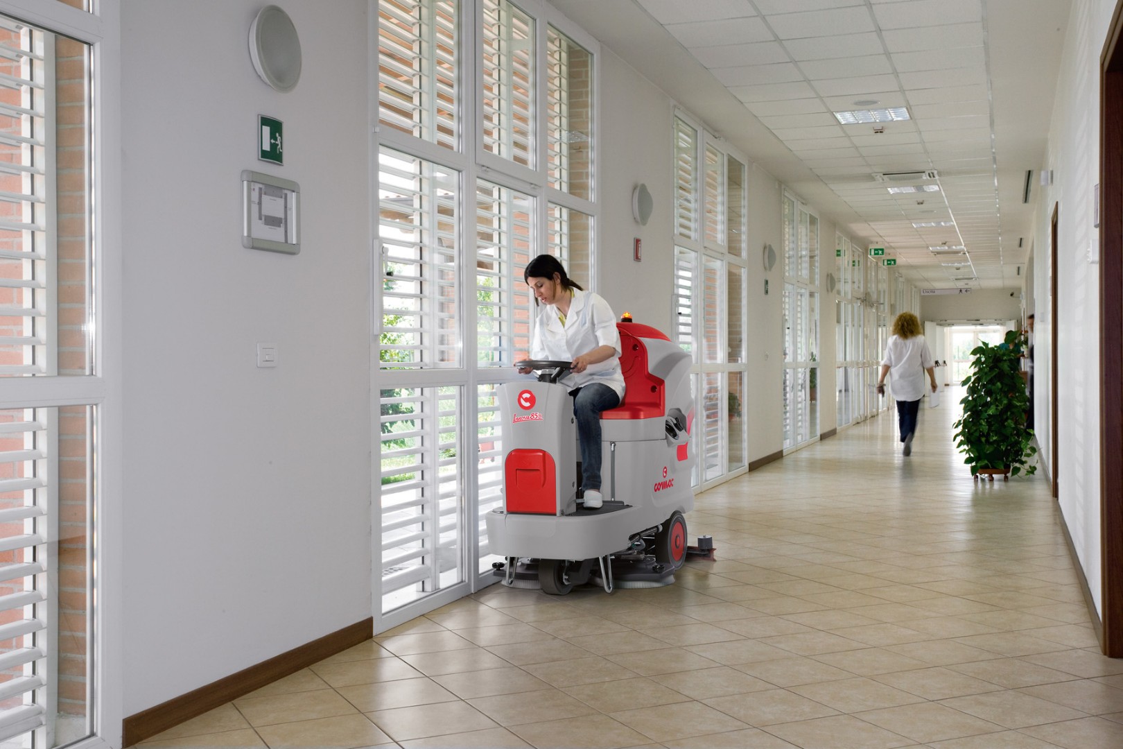 Maszyna czyszcząca comac innova 85 b - obrazek 2