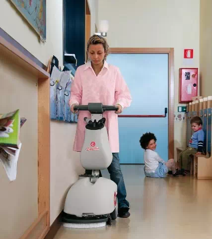 Maszyna czyszcząca comac vispa 35 b - obrazek 3