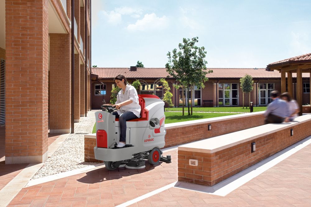 Maszyna czyszcząca comac innova 100 b - obrazek 3