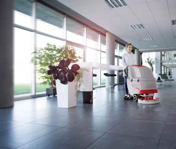 Maszyna czyszcząca comac versa 55 bt - obrazek 4