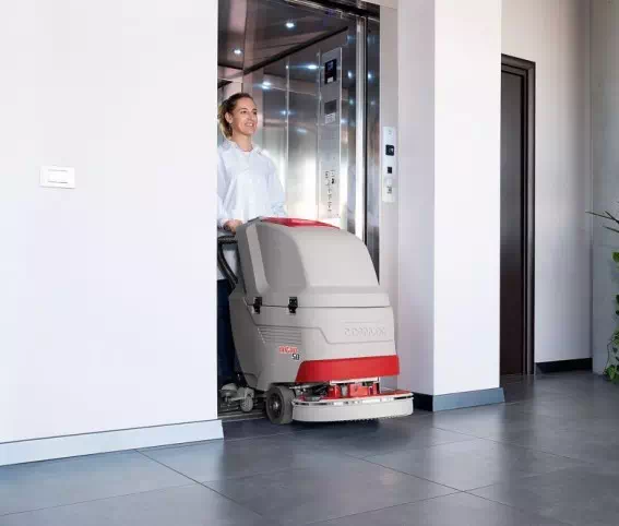 Maszyna czyszcząca comac versa 55 bt - obrazek 3