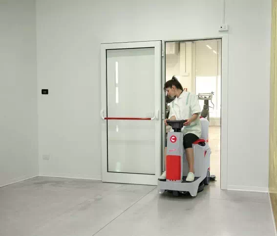 Maszyna czyszcząca comac innova 55 b - obrazek 8